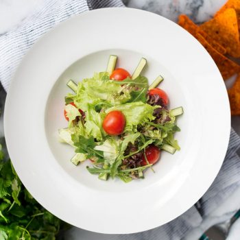 Теплый салат с телятиной в Чайхане Fusion